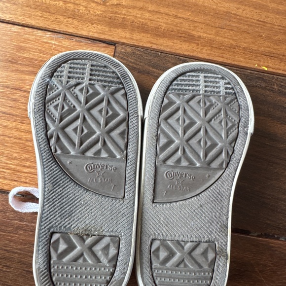 Converse Toddler size 7 - Picture 2 of 4